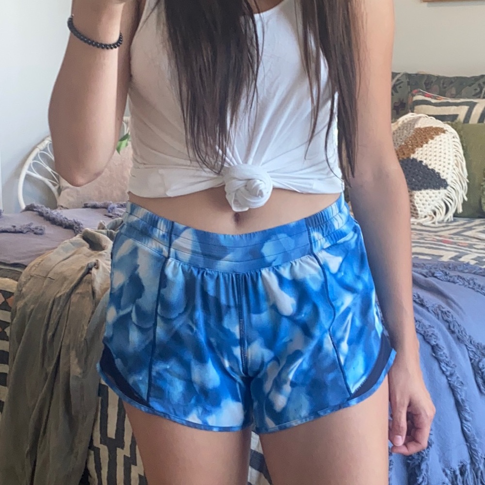 Hotty hot low rise 4inch Lululemon Shorts